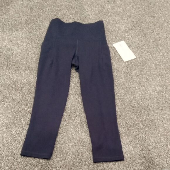 Athleta Salutation Stash Pocket II Capri navy blue  leggings size XXS NWT - Picture 4 of 5